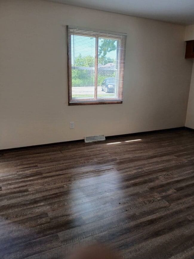 9529 W Bradley Rd in Milwaukee, WI - Building Photo - Building Photo