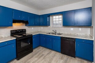 Springhurst East Apartments in Louisville, KY - Building Photo