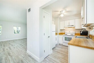 6950 Avenue Des Palais in South Pasadena, FL - Building Photo - Building Photo