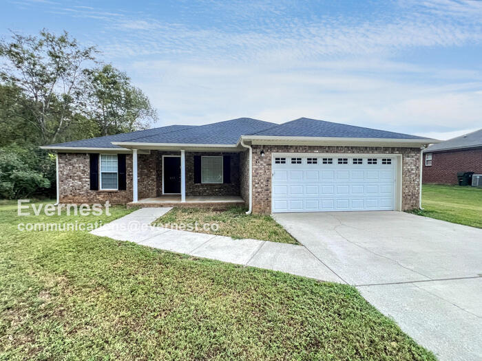 112 Burdine St in New Market, AL - Building Photo
