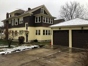 402 Broad St, Unit 2 in Syracuse, NY - Building Photo - Building Photo