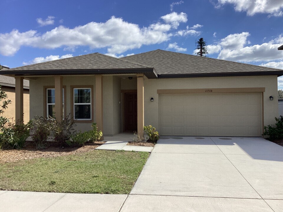 11516 Pace Bend Ct in Gibsonton, FL - Building Photo