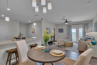 Sugar Mill Villas in Youngsville, LA - Foto de edificio - Building Photo