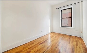 301 E 53rd St in New York, NY - Building Photo - Building Photo
