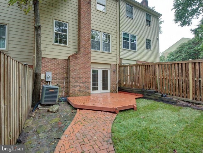 9867 High Water Ct in Burke, VA - Building Photo - Building Photo