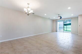 14533 Edgewater Cir in Naples, FL - Building Photo - Building Photo