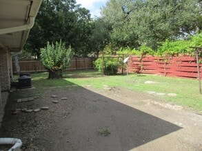 205 S Broad St in Lampasas, TX - Building Photo - Building Photo