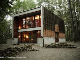 2003 Queens Hwy in Kerhonkson, NY - Building Photo