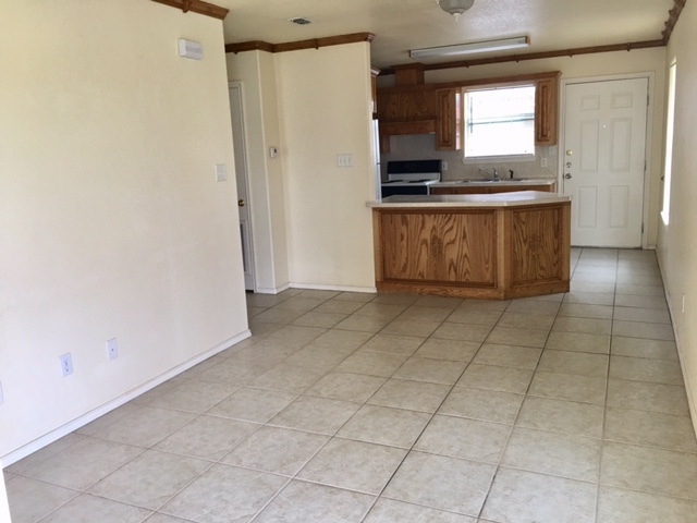 717 W Bronze Dr, Unit B in Pharr, TX - Foto de edificio - Building Photo