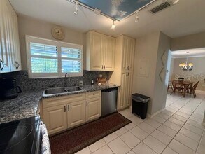 919 Sunridge Dr in Sarasota, FL - Building Photo - Building Photo
