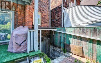 325 Lippincott St in Toronto, ON - Building Photo - Building Photo