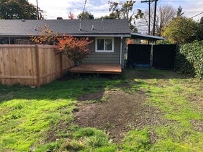 1333 Mill St in Springfield, OR - Building Photo - Building Photo