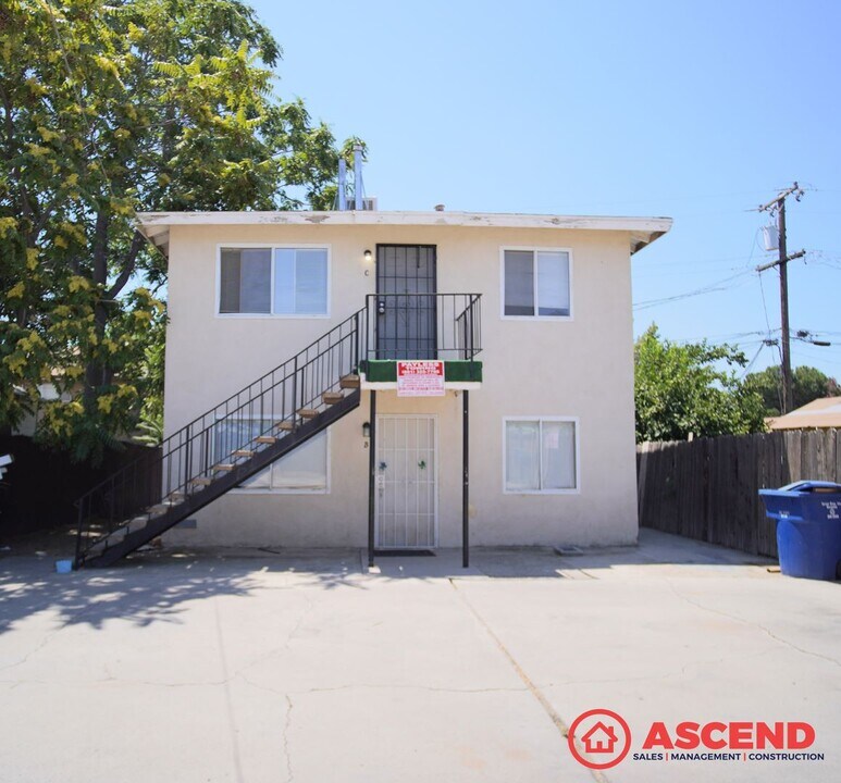 117 Woodrow Ave in Bakersfield, CA - Building Photo