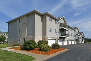 Cedar Ridge in Hudson, WI - Building Photo
