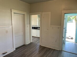 610 Noble St in Perry, OK - Building Photo - Building Photo