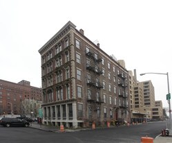 8 Old Fulton St in Brooklyn, NY - Building Photo
