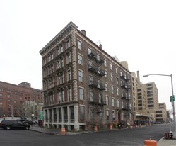 8 Old Fulton St Apartments