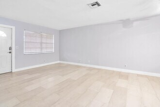 4858 Arthur St in Palm Beach Gardens, FL - Building Photo - Building Photo