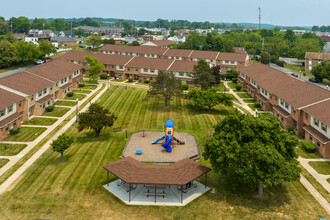 Chapel Valley Townhomes in Baltimore, MD - Foto de edificio - Building Photo