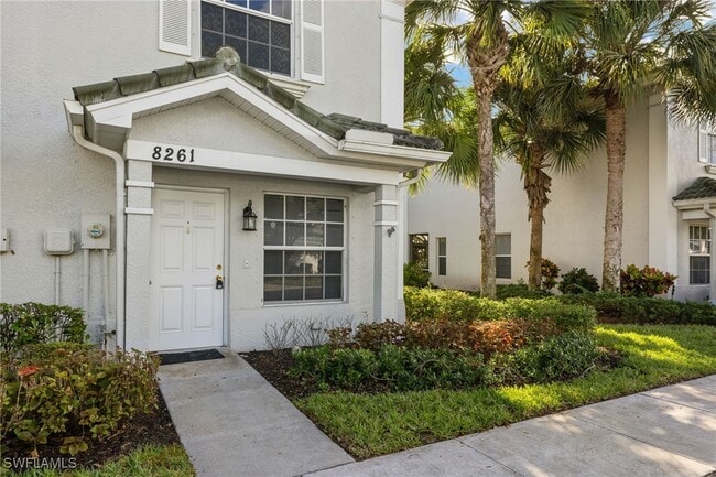 8261 Pacific Beach Dr in Ft. Myers, FL - Building Photo - Building Photo