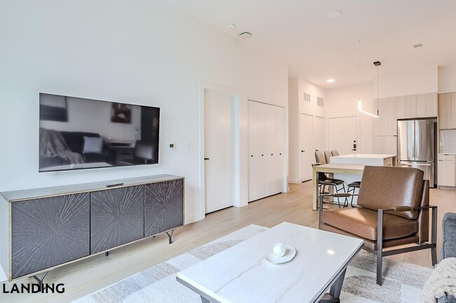 2623 Keene St, Unit 562 in Houston, TX - Foto de edificio - Building Photo