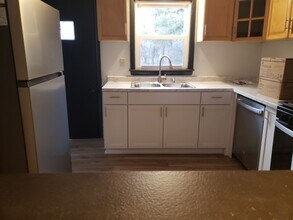 2237 W Rohr Ave in Milwaukee, WI - Building Photo - Building Photo