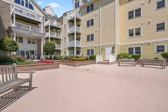 360 Revere Beach Blvd in Revere, MA - Foto de edificio - Building Photo