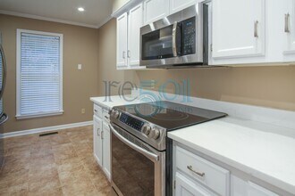 2805 Foxcroft Rd in Little Rock, AR - Building Photo - Building Photo