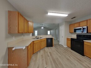 1940 Hunters Trace Cir in Middleburg, FL - Building Photo - Building Photo