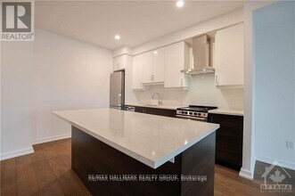 320-320 Miwate Pvt in Ottawa, ON - Building Photo - Building Photo