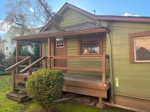 1875 Columbia Alley in Eugene, OR - Building Photo - Building Photo