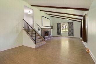 1515 N Pleasant Dr in Round Lake Beach, IL - Building Photo - Building Photo