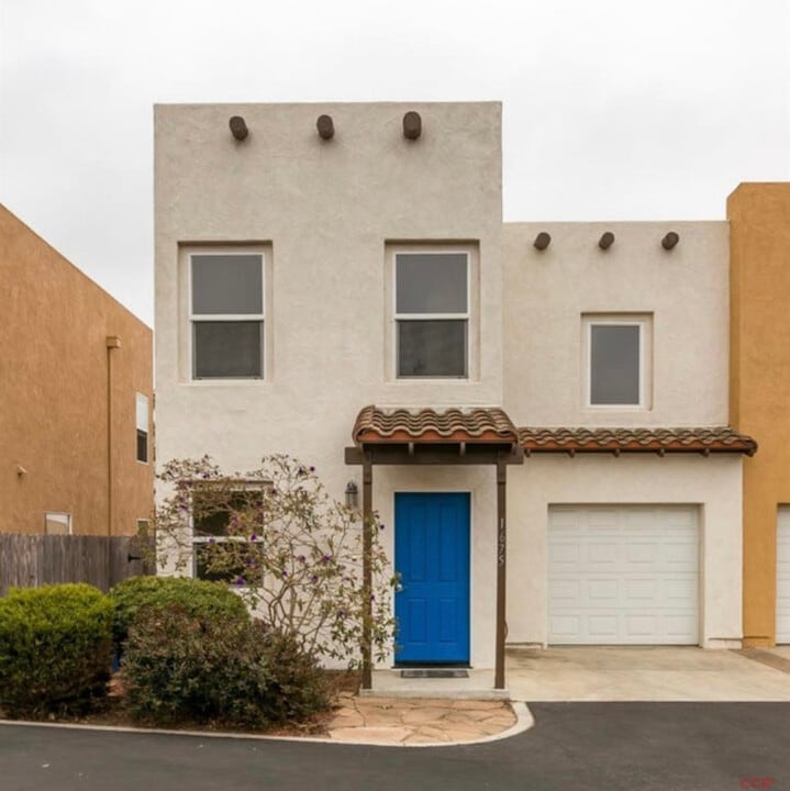 1675 21st St in Oceano, CA - Foto de edificio