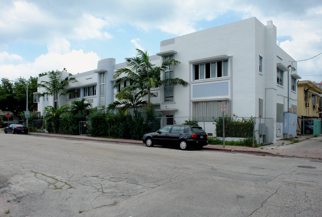 810 7th St in Miami, FL - Building Photo - Building Photo