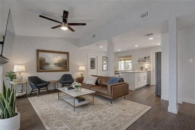 property at 1400 Southport Dr