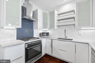 2033 North Capitol St NE in Washington, DC - Foto de edificio - Building Photo