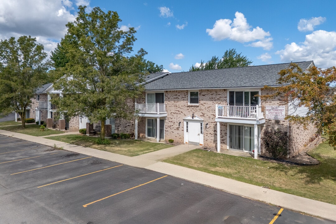 West Summerset Apartments in Amherst, NY - Foto de edificio