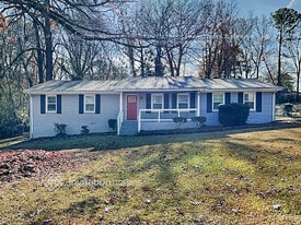 1948 Englewood Way SW in Snellville, GA - Building Photo