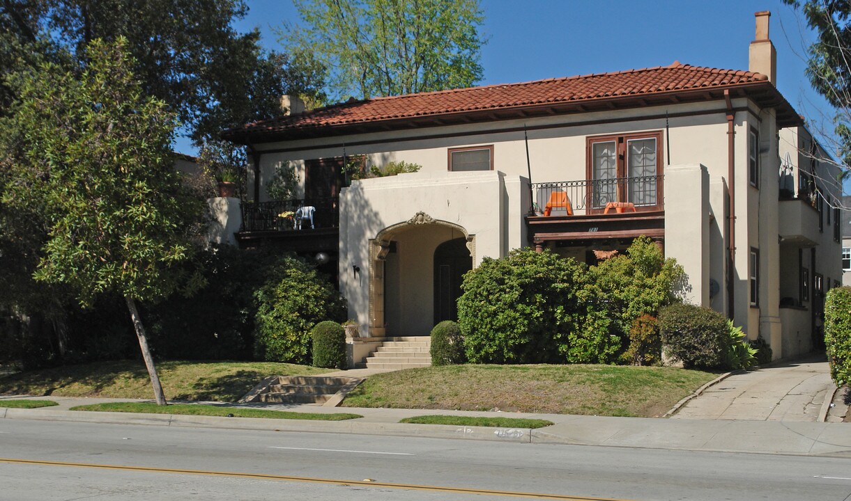 765 California Blvd in Pasadena, CA - Building Photo