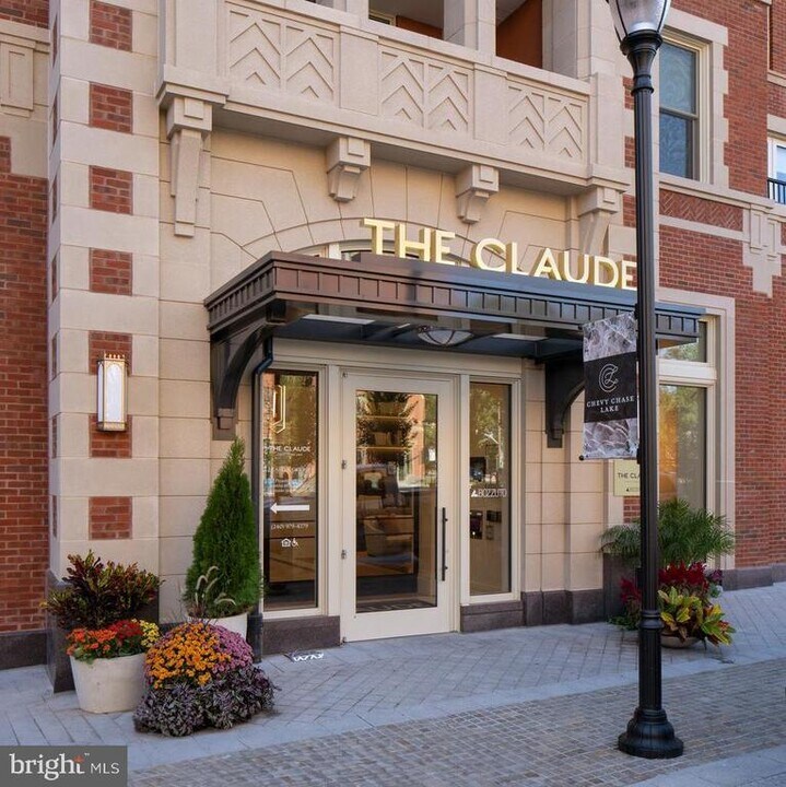 8525 Chevy Chase Lake Terrace in Chevy Chase, MD - Building Photo
