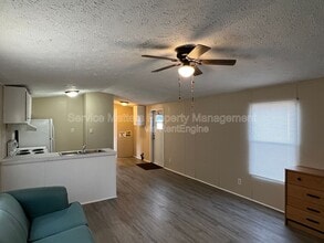 4819 Douglas Dr in Milton, FL - Building Photo - Building Photo