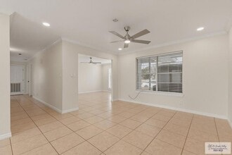 711 Cisneros St in Port Isabel, TX - Foto de edificio - Building Photo