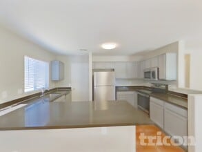 10625 W Monte Vista Rd in Avondale, AZ - Building Photo - Building Photo