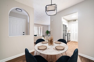 Mountain Place in Stone Mountain, GA - Building Photo - Building Photo