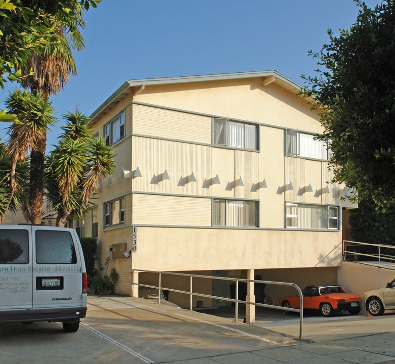 1530 S Sherbourne Dr in Los Angeles, CA - Building Photo