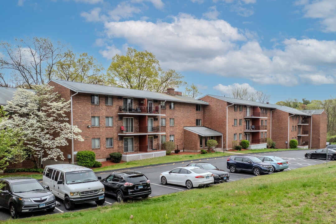 October Hills Condominiums in East Hartford, CT - Building Photo