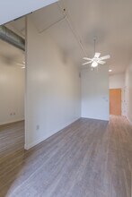 876 W Lancaster Ave in Bryn Mawr, PA - Foto de edificio - Building Photo