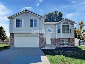 2663 S 3900 W in Roy, UT - Building Photo