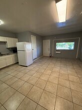 538 Glenvale Dr in Houston, TX - Foto de edificio - Building Photo