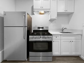 442 Lightcap St in Lancaster, CA - Building Photo - Building Photo